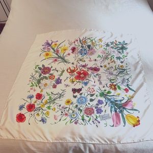 Gucci Vintage Floral V. Accornero silk scarf